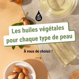 À chaque type de peau, son huile végétale ! 🌿 Pour nourrir, rééquilibrer ou limiter la déshydratation de sa peau, il faut savoir choisir les huiles qui nous correspondent. Et quoi de mieux pour son visage que les huiles végétales à utiliser comme soin quotidien à l’ère de la cosmétique bio, saine et minimaliste ? Découvrez leurs bienfaits et profitez de leurs vertus en fonction de votre type de peau : 👉 Peaux normales : Choisissez les huiles végétales d’argan ou de rose musquée. Elles nourrissent et maintiennent une bonne hydratation de votre peau. 👉 Peaux sèches : Les huiles végétales de bourrache ou d’aloe vera renforcent le film hydrolipidique de votre peau et limitent sa déshydratation. 👉 Peaux grasses : Les huiles végétales de chanvre, macadamia ou jojoba régulent la production de sébum, limitent l’aspect brillant du visage et resserrent les pores de votre peau. L’idéal est donc de savoir choisir l’huile végétale qui vous correspond le mieux et de l’utiliser matin et soir, comme votre soin habituel. 💡 Le saviez-vous ? Les peaux réactives et sensibles apprécient particulièrement les macérats de camomille romaine ou de calendula. Les peaux matures adorent les macérats d’hélichryse ou de figuier de barbarie. Chaque peau y trouve son bonheur ! Utilisez-vous déjà des huiles végétales dans votre routine ? #Aromathérapie #huileessentielle #huilesessentielles #aromatherapy #essentialoil #essentialoils #Provence #Valensole #Plateaudevalsensole #Alpesdehauteprovence #bio #huile #huilevegetale #huilevégétale #huilesvégétales #huilesvegetales #argan #rosemusquee #aloe